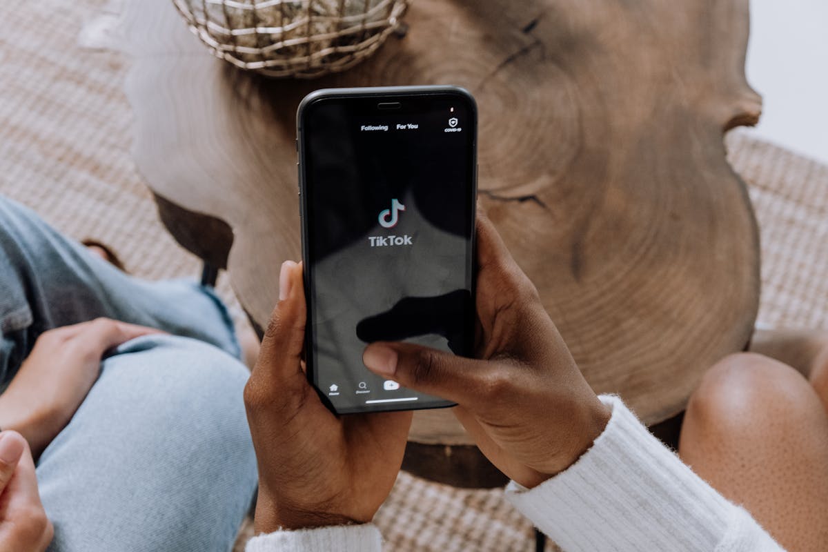 Short-Form Video Tips for Small Businesses (Reels, TikTok, Shorts)